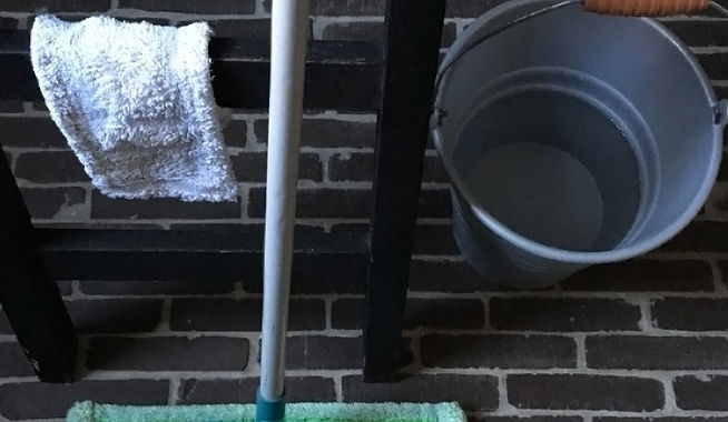 Binnenbestrating schoonmaken: Zo doe je dat