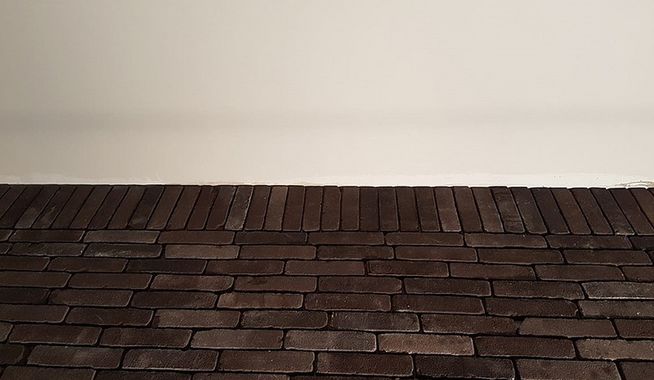 Binnenbestrating entree en wijnkamer Epe